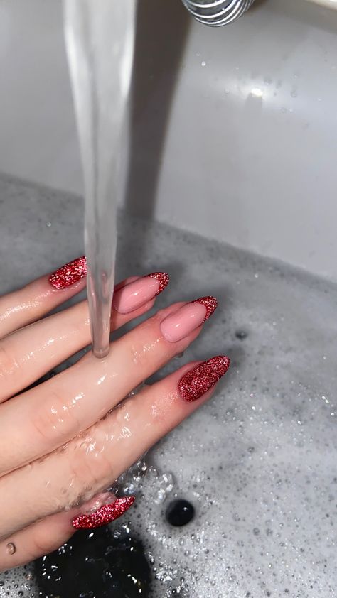 Red Sparkle Nails, Red Sparkly Nails, Almond Nails Red, Acrylic Nail Designs Classy, Red Nails Glitter, Purple Acrylic Nails, December Nails, Red Acrylic Nails, Glamour Nails