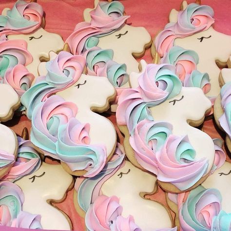 Unicorn Buttercream Cookies, Rainbow Unicorn Cookies Decorated, Unicorn Cookies Birthday, Unicorn Cookies Decorated Royal Icing, Easy Unicorn Cookies, Unicorn Royal Icing Cookies, Unicorn Sugar Cookies Royal Icing, Unicorn Decorated Cookies, Unicorn Cookies Decorated