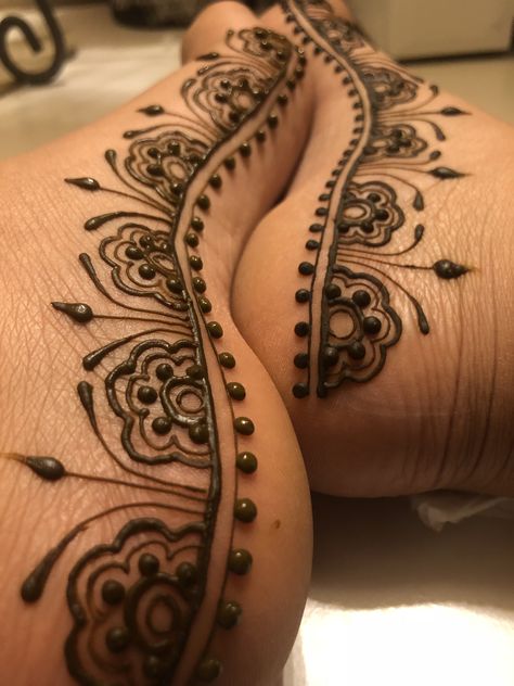 Henne Tattoo, Cute Henna Tattoos, Henna Style Tattoos, Jagua Henna, Henna Tutorial, Eid Mehndi, Henna Inspo, Leg Henna, Henna Drawings