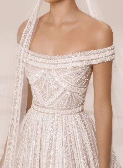 Fun Back Wedding Dress, Old Hollywood Wedding Dress Vintage, Greek Inspired Wedding Dress, Vintage Weddingdress, Elie Saab Bridal, Fashion Advisor, Elie Saab Fall, Mode Tips, Prom 2024