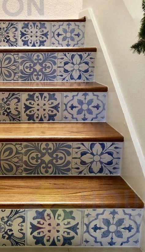 Stairs Tiles Design, Tiled Staircase, Deco Tile, Stairs Makeover, Staircase Makeover, Staircase Decor, Tile Stairs, Stair Decor, Home Stairs Design