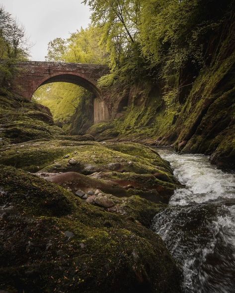 Scotland Shots 🏴󠁧󠁢󠁳󠁣󠁴󠁿 on Instagram: “🏴󠁧󠁢󠁳󠁣󠁴󠁿 are proud to present our Scotland loves of the day! •••••••••••••••••••••••••••••••••••••••••••••• 🏅ARTIST @bgs___photography…” British Landscape Photography, Scotland Scenery, Scottish Landscape Photography, Rural Scotland Aesthetic, Glencoe Scotland Photographs, Scotland Landscape, Hidden Valley, United Kingdom, Beautiful World