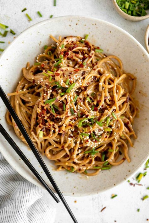 Tahini Noodles Recipe, Tahini Meals, Tahini Ramen, Vegan Fodmap, Tahini Noodles, Quick Healthy Dinner Ideas, Healthy Mushroom Recipes, Noodles With Vegetables, Sesame Noodle