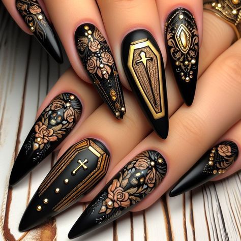 Gold Goth Nails, Nails Black Coffin, Coffin Nails Black, Coffin Nails Short, Classy Coffin Nails, Summer Coffin Nails, Jersey Nails, Gothic Theme, Bday Nails