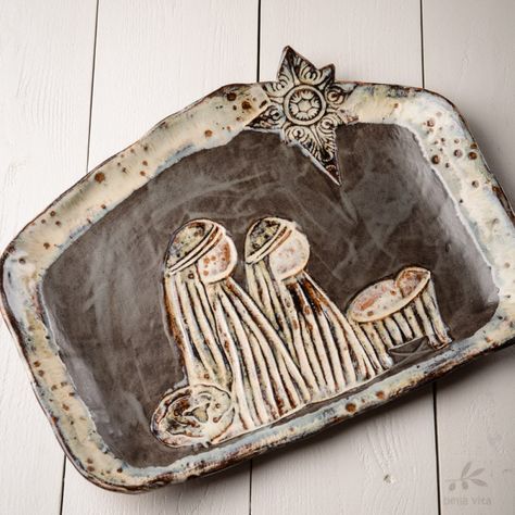 Etta B Pottery- "The First Noel" Large Nativity Platter in Gray Christian Pottery Ideas, Ceramic Nativity Set Handmade, Pottery Nativity Scene Handmade, Etta B Pottery, Pottery Nativity, Ceramic Nativity Set, Holiday Pottery, Christmas Pottery, Pottery Christmas