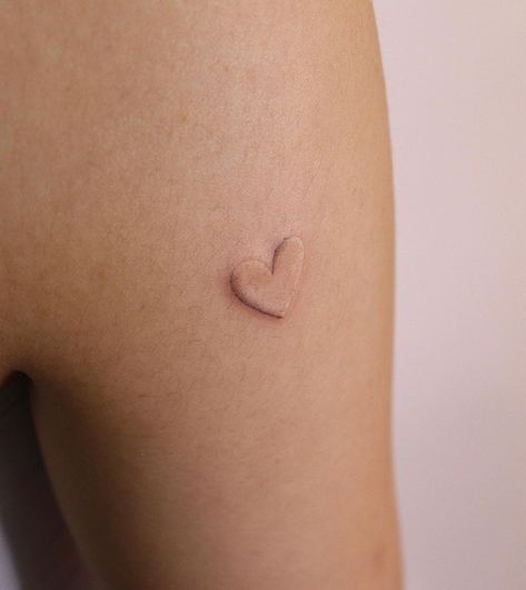 Old Love Tattoo, Tiny Hearts Tattoo, Light Pink Tattoo, Heartless Tattoo, Tattoo Transparent, White Heart Tattoos, Body Artwork, Tiny Heart Tattoos, Small Chest Tattoos