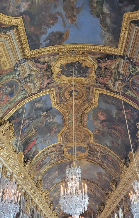 Palace of Versailles ceiling mural Palace Of Versailles Ceiling, Palace Of Versailles Interior, Versailles Ceiling, Palace Ceiling, Ceiling Mural, Sky Ceiling, Ceiling Painting, Mirror Room, Ceiling Murals