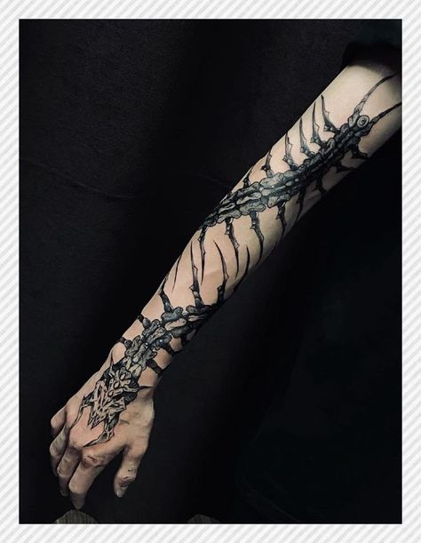 Around Arm Tattoo, Wrap Around Tattoo, Insect Tattoo, Type Tattoo, Wicked Tattoos, Creepy Tattoos, Tattoo Style Drawings, Hand Tattoos For Guys, Aesthetic Tattoo