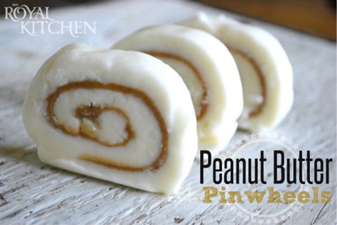 Peanut Butter Pinwheels, Homemade Pecan Pie, Potato Candy, Royal Kitchen, Peanut Butter Candy, Peanut Butter Roll, Pinwheel Recipes, Cream Cheese Cookies, Candy Recipes Homemade