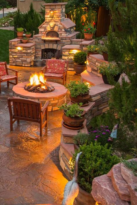 Fire Pit And Pizza Oven Ideas Backyard, Pizza Oven Fire Pit, Fire Plače Outdoor, Outdoor Pizza Oven And Fire Pit, Stone Patio With Pizza Oven, Fire Pit And Pizza Oven, Mediterranean Fire Pit, Backyard Pizza Oven And Fire Pit, Backyard Firepit Ideas