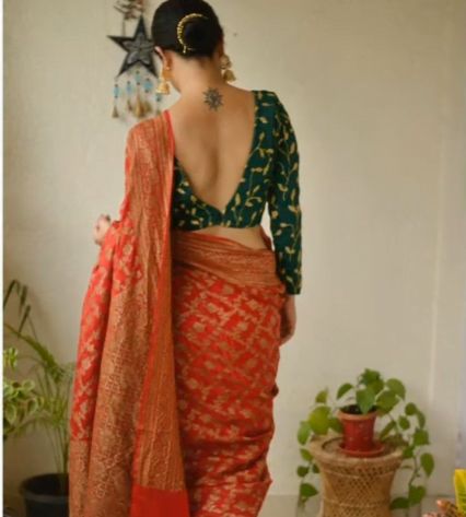 Blouse Backless, Saree Blouse Neck Designs, Backless Blouse Designs, Fashionable Saree Blouse Designs, Blouse Design Images, Sari Blouse Designs, Indian Saree Blouses Designs, Silk Saree Blouse Designs, Blouse Designs Indian