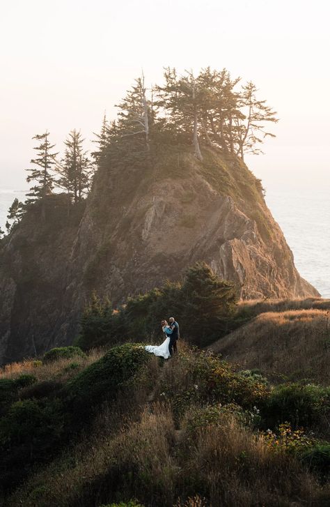 Oregon Coastal Wedding, Oregon Photography Locations, Samuel H Boardman State Park Elopement, Hug Point Elopement, Central Oregon Wedding, Cliff Elopement, Oregon Style, Oregon Nature, Oregon Coast Elopement