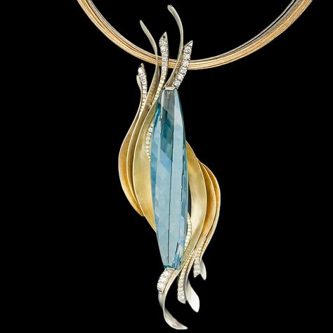 Oceana Aquamarine Pendant is features a fantasy-cut aquamarine, by lapidary artist Stephen Avery, is set among dramatic rippling forms of SpectraGold™. Southern Jewelry, Award Winning Jewelry, Modern Jewellery Design, Gemstone Art, Art Jewelry Contemporary, Aquamarine Pendant, Jewellery Inspiration, Aquamarine Jewelry, Couture Jewelry