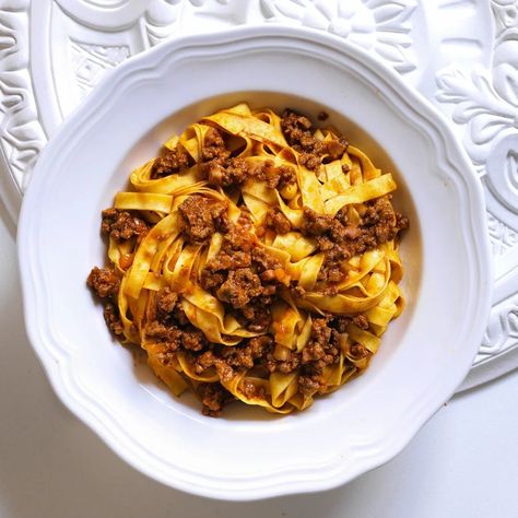 Tagliatelle Bolognese, the Traditional Recipe - La Cucina Italiana Tagliatelle Bolognese, Ragu Bolognese, Sauce Bolognaise, Pulled Beef, Bolognese Recipe, Beef Pasta, Pasta E Fagioli, Weekend Meals, Bolognese Sauce