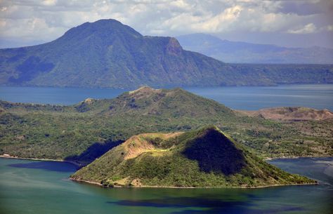 A close shot of the Taal Volcano, the smallest active volcano in the world. Batangas Philippines, Taal Volcano, Philippines Tourism, Baffin Island, Tagaytay, Ocean Activities, Active Volcano, Island Getaway, Fantasy Castle