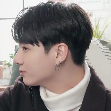 Jungkook Haircut Short, Jungkook Hairstyle Short, Jungkook Undercut Hair, Jungkook Haircut, Jungkook Undercut, Jungkook Short Hair, Jungkook Hairstyle, Block Haircut, Two Block Cut