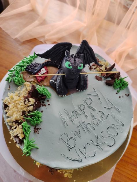 How To Train Your Dragon Birthday Cake, How To Train Your Dragon Cake, Httyd Cake, Httyd Party, Toothless Cake, Dragon Birthday Cakes, 7th Birthday Cakes, Dragon Birthday Parties, Dragon Cake