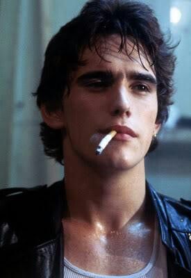 #TheOutsiders - Dallas 'Dally' Winston Matt Dillon The Outsiders, Young Matt Dillon, The Outsiders Cast, Cinema Video, 80s Actors, Dallas Winston, The Outsiders 1983, 90s Actors, 80s Men