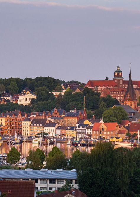 Flensburg Visit Germany, Travel Information, Travel Goals, Countries Of The World, Cool Places To Visit, Europe Travel, Travel Photos, Paris Skyline, The Good Place