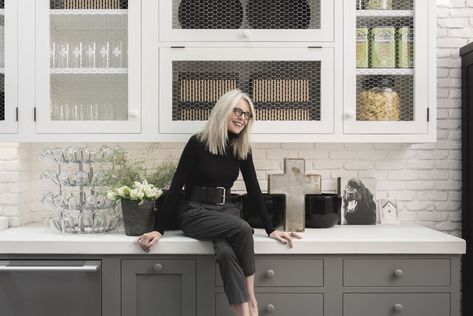 Take A Peek Inside The Rustic Dream Home Diane Keaton Designed For Herself Dianne Keaton, Diane Keaton, Wine Design, Farmhouse House, Wolf Design, Los Angeles Homes, Celebrity Houses, Cheap Home Decor, Beach House Decor