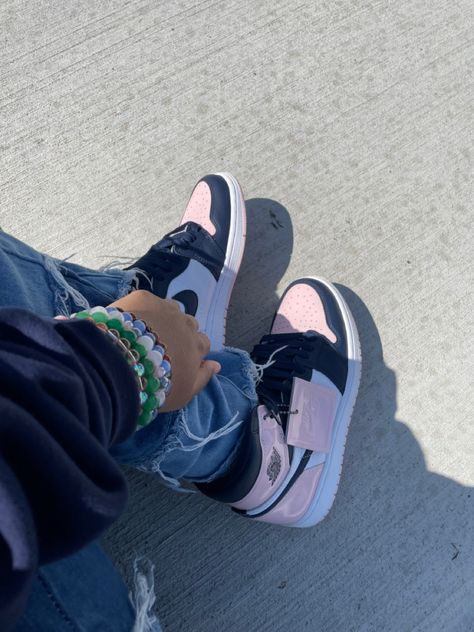 Bubble Gum Jordans Outfit, Bubblegum Jordan 1 Outfit, Bubble Gum Jordans, Jordan 1 Bubble Gum Outfit, Bubblegum Jordan 1, Outfits With Pink, Buble Gum, Outfit Ideas Pink, Cutesy Outfit