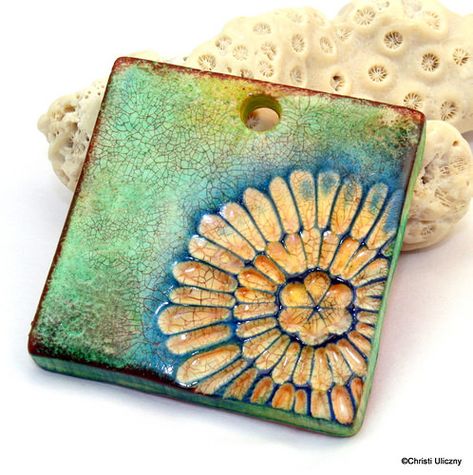 Crackle Medium, Faux Ceramic, Tile Making, Painting Ceramics, Ceramic Bead Jewelry, Garden Totem, Polymer Inspiration, Fence Art, Concrete Crafts