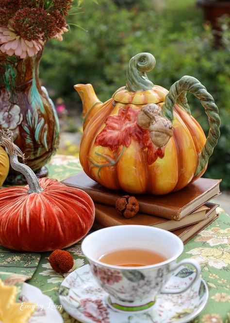 Tea For One Set Teapots, Autumn Traditions, Fall Tea Party, Cottage Core Food, Tea Pictures, Autumn Aura, Autumn Tea Party, I Am Doing My Best, Teapot Decor