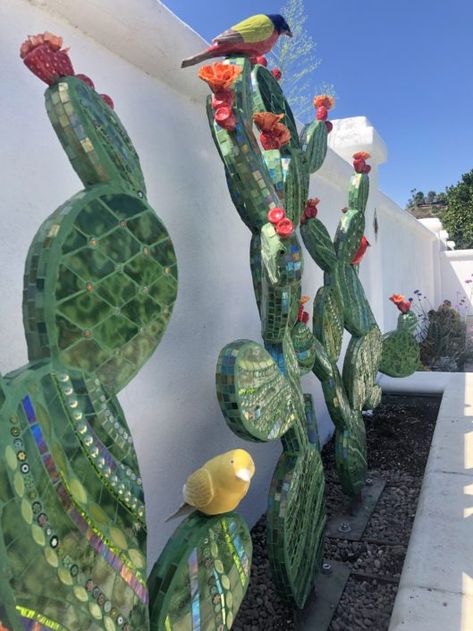 cactus side view with birds – Marsha Rafter Cactus Images, Outdoor Garden Statues, Mosaic Garden Art, Mosaic Art Projects, Mosaic Tile Art, Glass Mosaic Art, Diy Deco, Mosaic Flowers, Mosaic Artwork