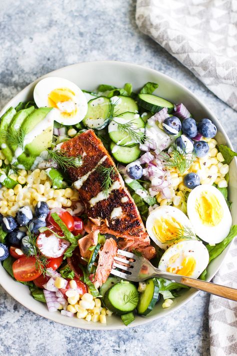 Salmon Yakitori, Salmon Cobb Salad, Yakitori Recipe, Smoked Salmon Breakfast, Salad Salmon, Salmon Breakfast, Salmon Salad Recipes, Blackened Salmon, Breakfast Salad