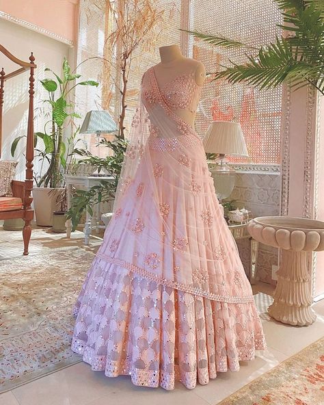 Pink Blouse Work, Lehenga Pink, Orang India, Engagement Lehenga, Mirror Work Lehenga, Bridesmaid Lehenga, Choli Dress, Saree Bollywood, Indian Lehenga Choli