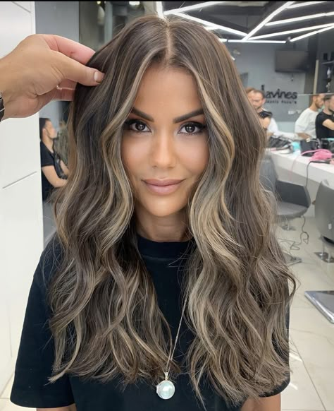 Color Ideas For Hair, Caramel Honey Blonde, Hair Caramel, Brown Hair Looks, Brown Hair Inspo, Brunette Hair With Highlights, Spring Hair Color, Brunette Balayage Hair, Hair With Highlights