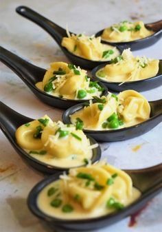 Pasta Appetizers, Tortellini Alfredo, Type Of Pasta, Summer Desserts Easy Healthy, Summer Desserts For A Crowd, Canapes Recipes, Desserts Summer, Dessert Summer, Mini Appetizers