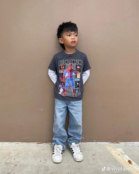 Y2k Toddler Outfit, Boys Outfits Aesthetic Kids, Back To School Outfits For Boys, Kids 90s Outfit Ideas Boys, Kid Outfits Boys, Young Boy Outfits, Kid Boy Outfits, Little Boy Aesthetic, Outfits For Boys Kids