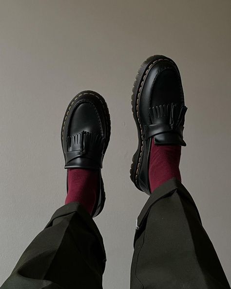 Burgundy Loafers Men Outfit, Dr Martens Loafers, Black Loafers Outfit, Villain Fashion, Loafers Men Outfit, Boots Outfit Men, Loafers Outfit, Comfortable Loafers, Street Style Outfits Men