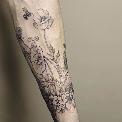 Black Flower Tattoos, Natur Tattoo Arm, Black Flowers Tattoo, Men Flower Tattoo, Wrap Around Tattoo, Nature Tattoo Sleeve, Garden Tattoos, Wrap Tattoo, Wildflower Tattoo