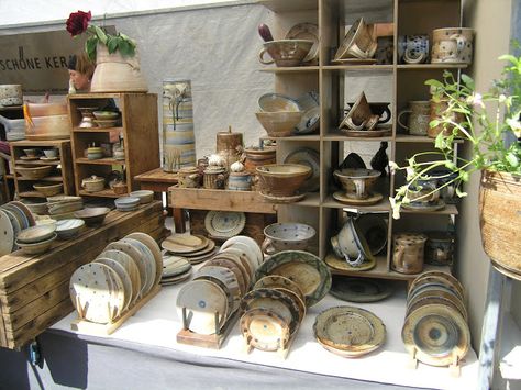 Pottery Shop Display, Pottery Sale Display Ideas, Ceramic Sale Display, Pottery Art Show Display, Pottery Display Ideas, Ceramic Display Shelves, Pottery Market Display, Display Shelves For Pottery, Ceramic Booth Display