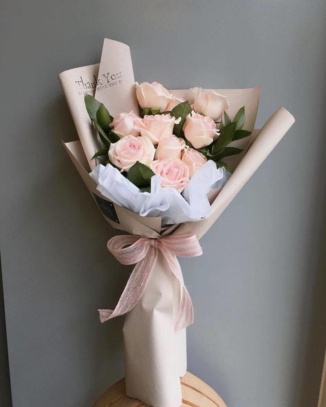 Soft pink & natural paper Boquette Flowers, A Bouquet Of Flowers, Gift Bouquet, Flowers Bouquet Gift, Bouquet Wrap, How To Wrap Flowers, Bouquet Arrangements, Trendy Flowers, Beautiful Bouquet Of Flowers