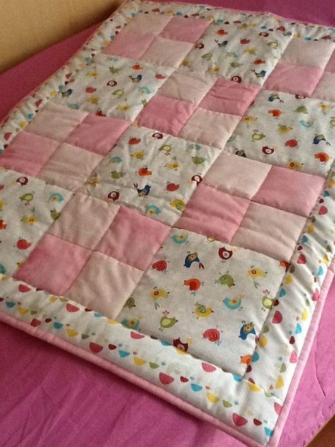 Animal Baby Quilt, Quilt Blocks Easy, Baby Patchwork Quilt, Baby Sheets, Cot Quilt, Quilt Square Patterns, Quilt Sewing Patterns, Handmade Baby Quilts, Baby Quilt Patterns