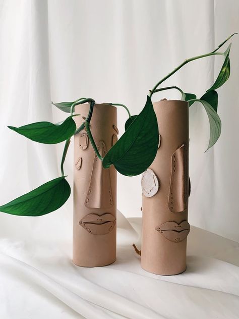 Leather Vase, Plants Holder, Diy Vases, Desert House, Face Vase, Pothos Plant, Leather Ideas, Leather Flower, Handmade Vase