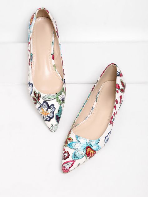 Shein Flower Pattern Pointed Toe Flats Pretty Flats, Pointy Toe Shoes, Floral Flats, Open Toe Slippers, Embroidery Shoes, Pointy Toe Flats, Chic Shoes, Shoes Flats Sandals, Gorgeous Shoes