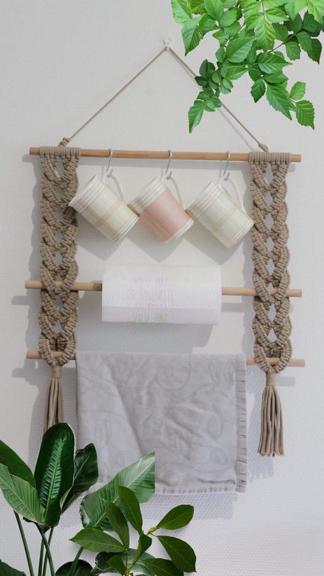 Simpul Makrame, Art Macramé, Pola Macrame, Manila Rope, Macrame Wall Hanger, Macrame Plant Hanger Patterns, Boho Crafts Diy, Macrame Knots Pattern, Macrame Wall Hanging Diy