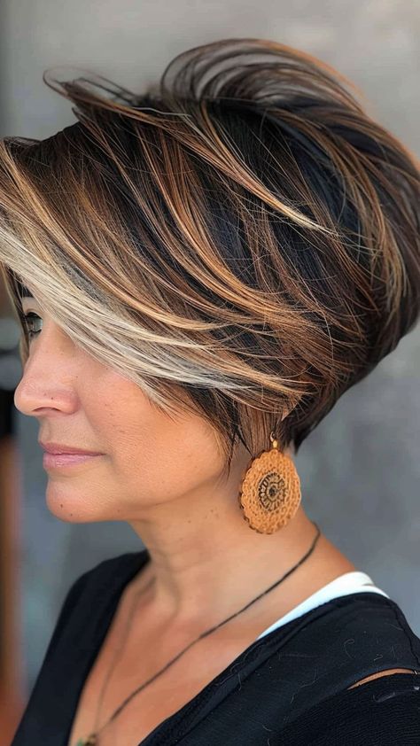 Pixie Haircut With Highlights, Pixie With Highlights, Pixie Highlights, Chic Bob, Haircuts For Women Over 50, Natural Highlights, Messy Short Hair, Short Layered Haircuts, Hair Haircuts