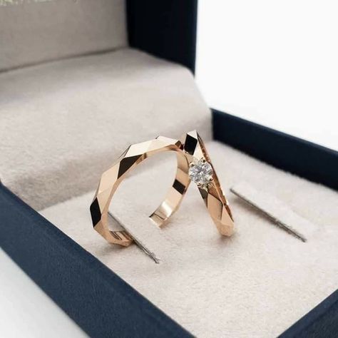 Couple Rings Wedding Gold, Gold Couple Rings, Couple Rings Gold, خواتم خطوبة, Wedding Rings Sets His And Hers, Unusual Wedding Rings, Couple Ring Design, Engagement Rings Couple, Cute Engagement Rings