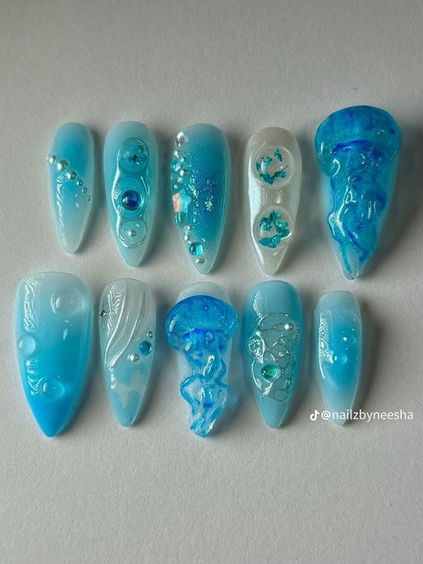 Water Design Nails, Jelly Fish Nails Art, H2o Nails, Aquarium Nails Design, Water Effect Nails, Water Nails Design, Aquatic Nails, Aquamarine Nails, Under The Sea Nails