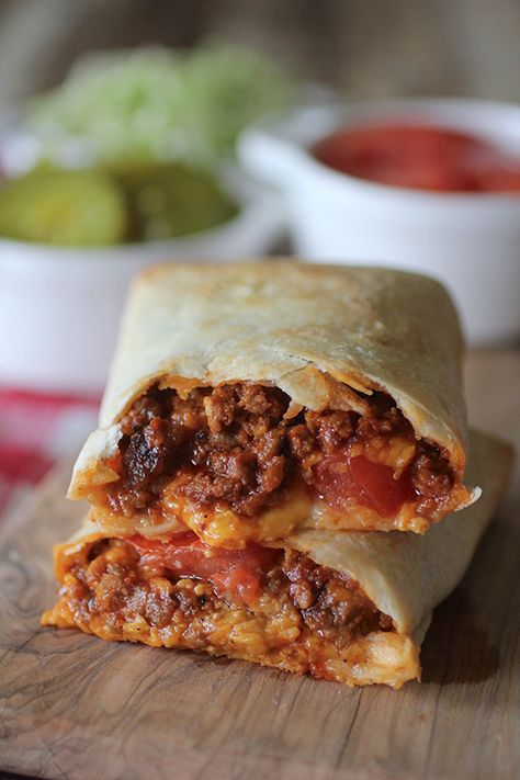 Clean Eating Cheeseburger Hot Pockets Hot Pocket Recipes, Homemade Hot Pockets, Food Meaning, Family Friendly Dinners, Hot Pockets, Freezer Meals, Burritos, Cheeseburger, Weight Watchers