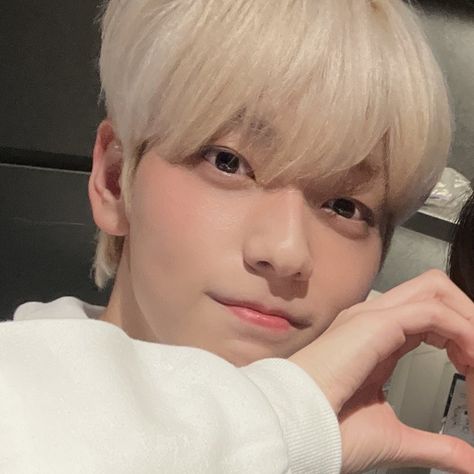 txt soobin yeonjun yeonbin icon matching Kpop Matching Pfp Txt, Matching Pfp Txt, Yeonbin Icon, Kpop Matching Pfp, Kpop Matching Icons, Kpop Matching, Txt Matching, Match Profile, Txt Icon