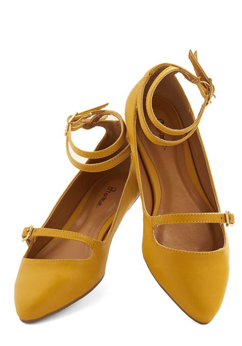 Work Appropriate Shoes - Just Feels Right Flat in Yellow Colored Shoes, Chic Chic, Vintage Flats, Cute Flats, Yellow Shoes, All About Shoes, Prom Shoes, Crazy Shoes, Pretty Shoes