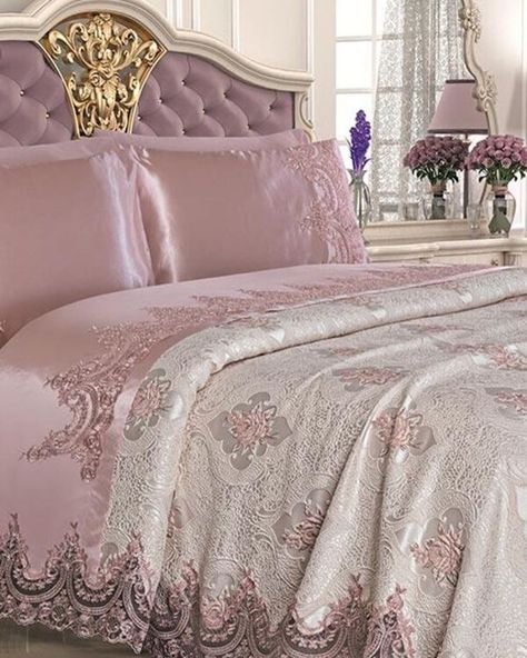 1,727 mentions J’aime, 30 commentaires - Andalusia Nomedia🇩🇿 (@algeria_my_beautiful_country) sur Instagram : ".♥️♥️♥️ ‏. .#hairstyles #lifestyle #style #followforfollowback #followers ‏#wedding #fashion…" White Comforter Bedroom, Bathroom Renovation Diy, Bedroom Ideas Luxury, Rose Gold Bedroom, Bedroom Comforter Sets, Bed Cover Design, Luxury Bedroom Design, Gold Bedroom, Bed Linens Luxury