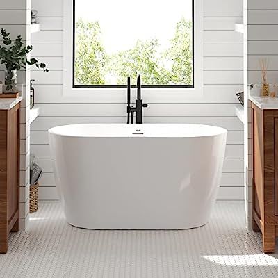 5 Best Soaking Tubs for Small Spaces - Fascinating Home Small Soaker Tub, Soaking Tubs Master Bath, Small Freestanding Tub, Small Soaking Tub, Stand Alone Bath Tub, Bathtubs For Small Bathrooms, Deep Tub, Tub Sizes, Soaking Tubs