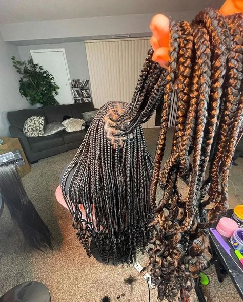 Braiders directory’s Instagram post: “Angle! Detailsss!!! Curlsss!!!!___👉 👉Follow @braidersdirectory for braiders in your locality • • 🌹DM FOR CHEAP PROMO (ADS) PACKAGES •.…” Peekaboo Knotless Braids With Curls, Medium Knotless Braids With Curly Ends, Waist Length Knotless Braids, Knotless Braids With Curls, Weave Hairstyles Braided, Black Ponytail Hairstyles, World Beauty, Cute Braided Hairstyles, Hairstyle Inspo